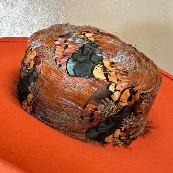 UNIQUE DESIGNER VINTAGE ORANGE FELT WIDE BRIM HAT + MULTICOLORED FEATHERS